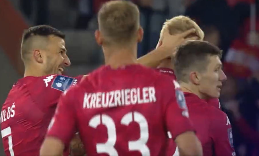 Spryt Pawłowskiego i kolejne trzy punkty! Widzew Łódź sensacyjnym wiceliderem Ekstraklasy [WIDEO]