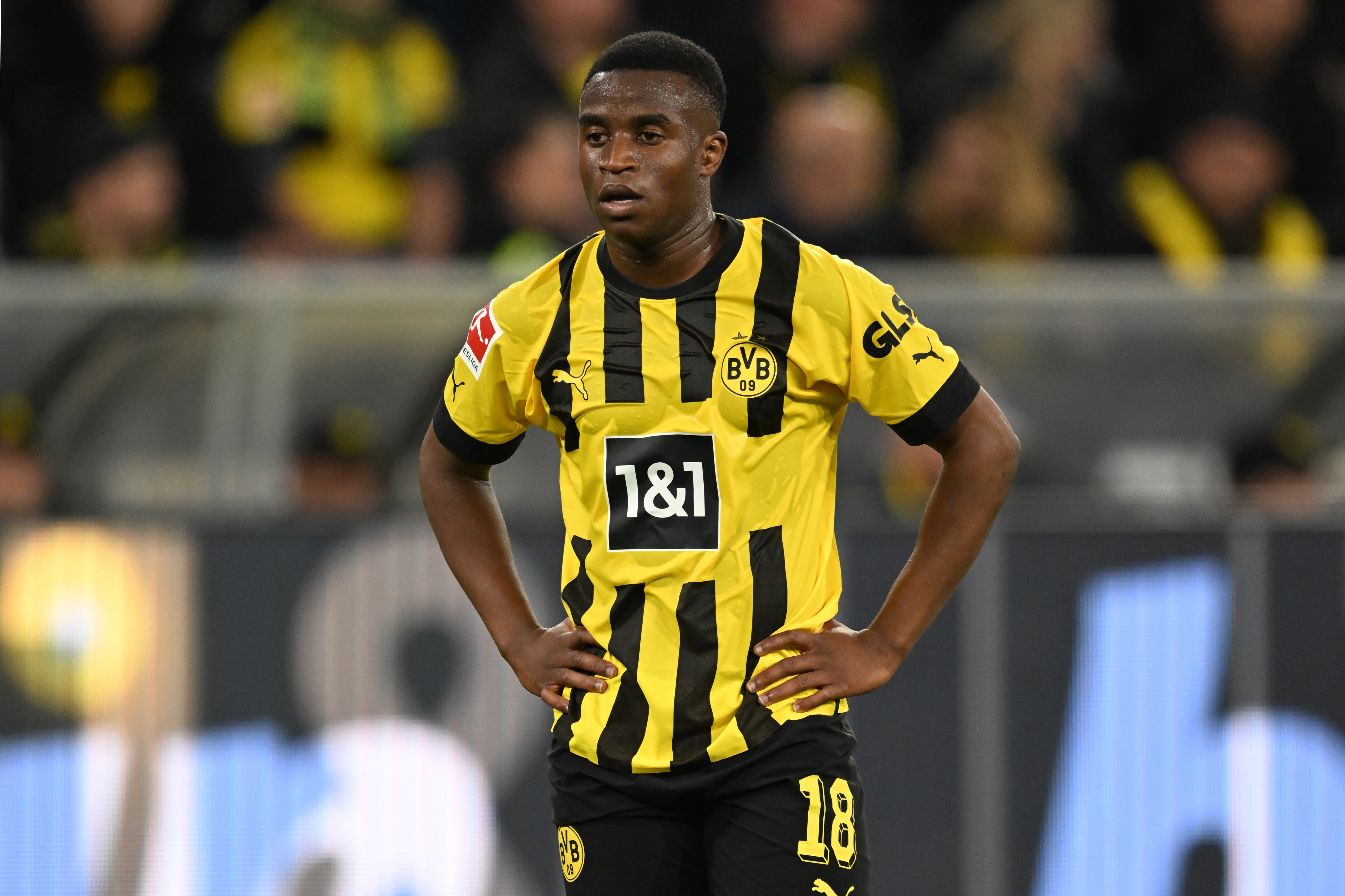 Moukoko postawiony pod ścianą. Borussia dała mu kilka dni na podjęcie decyzji ws. kontraktu
