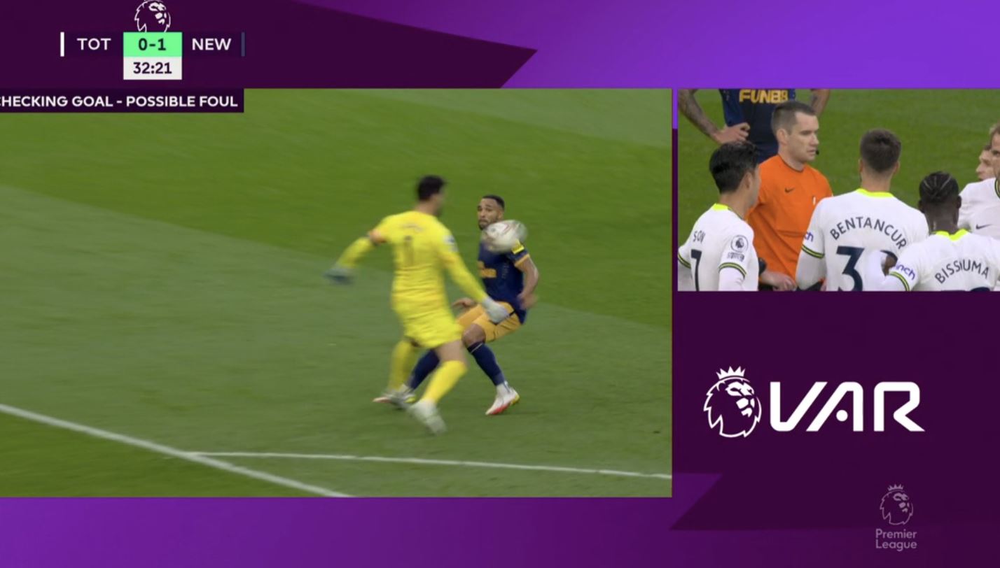 Dużo sędziowskich kontrowersji i cenna wygrana Newcastle. "Sroki" znalazły sposób na Tottenham [WIDEO]