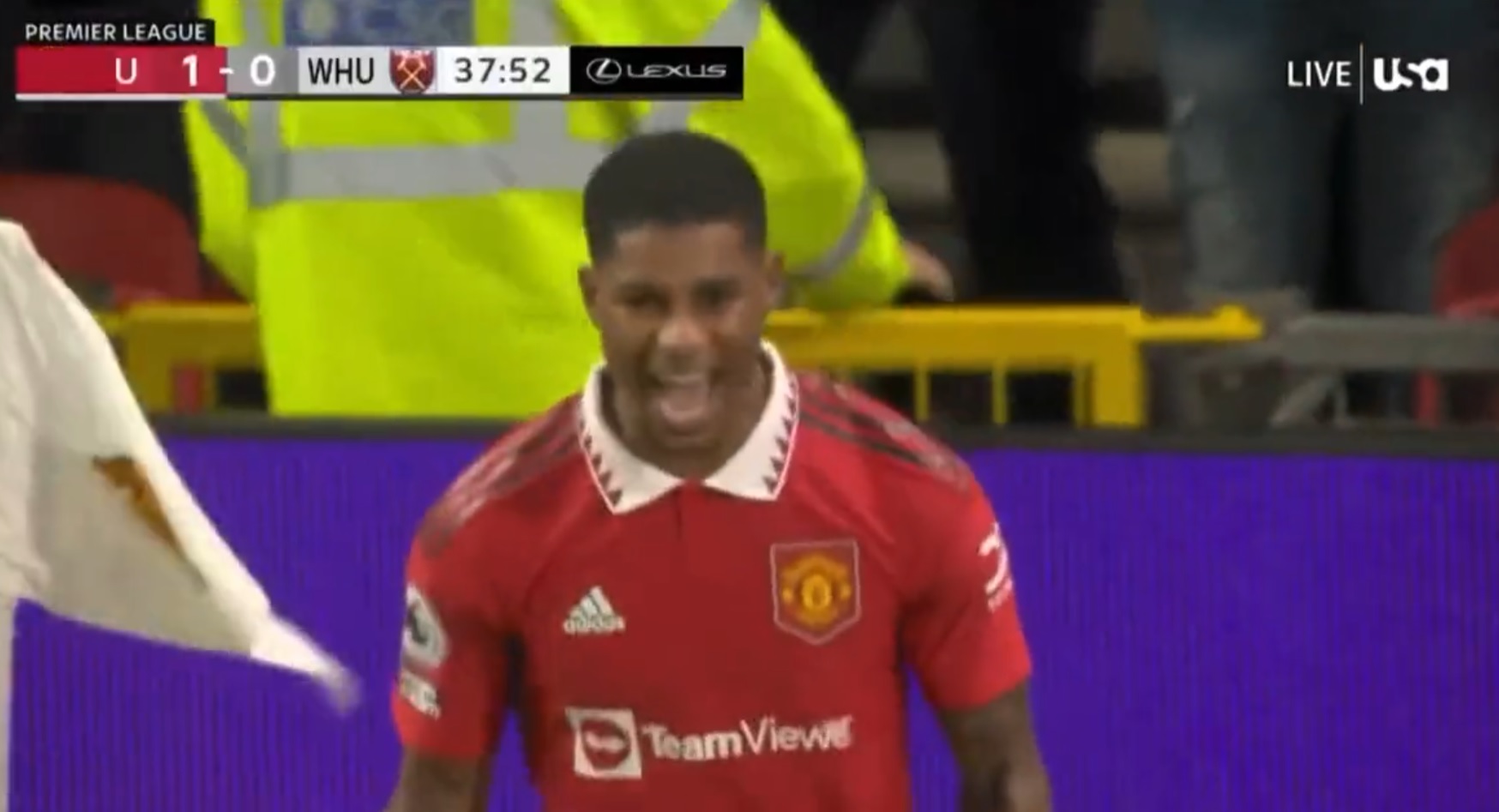 Kontuzja Fabiańskiego w meczu z Manchesterem United. Jubileuszowy gol Rashforda w stylu Ronaldo [WIDEO]