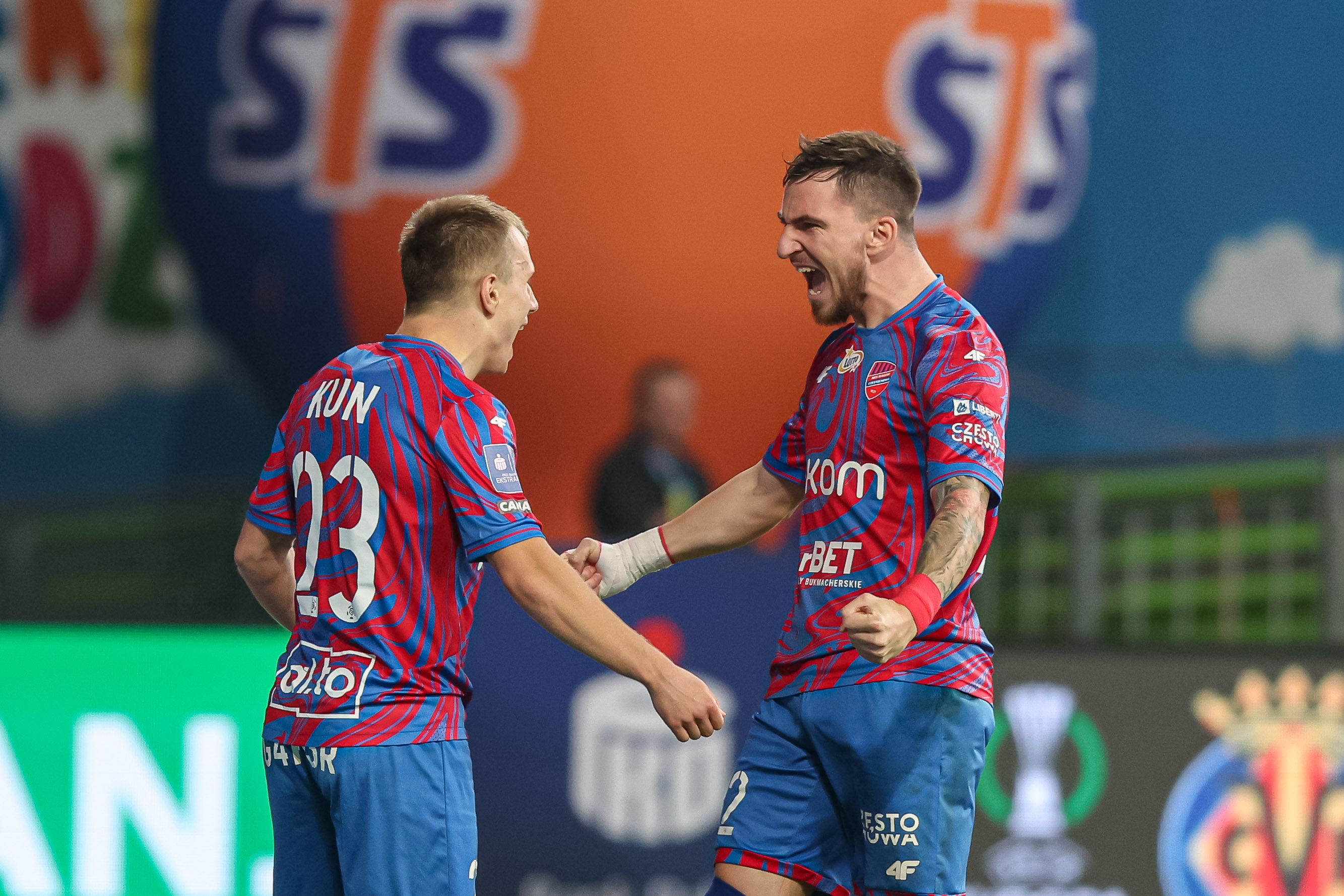 Raków Częstochowa wyszarpał zwycięstwo w hicie Ekstraklasy! Gol w 93. minucie dał wygraną z Lechem [WIDEO]