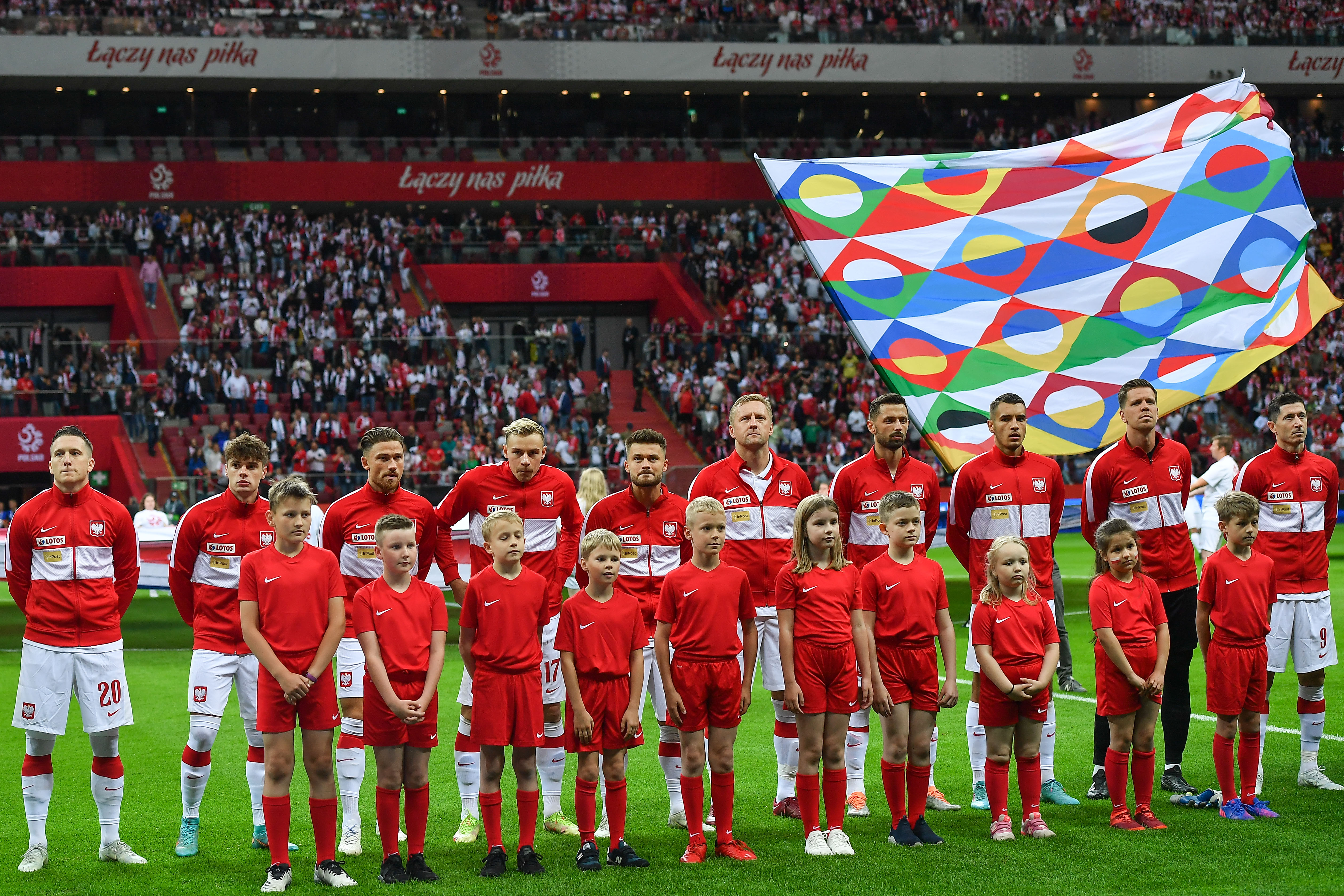 Problemy reprezentanta Polski. Pojedzie na mundial zupełnie bez gry? "Trener woli innych" [POLACY ZA GRANICĄ]
