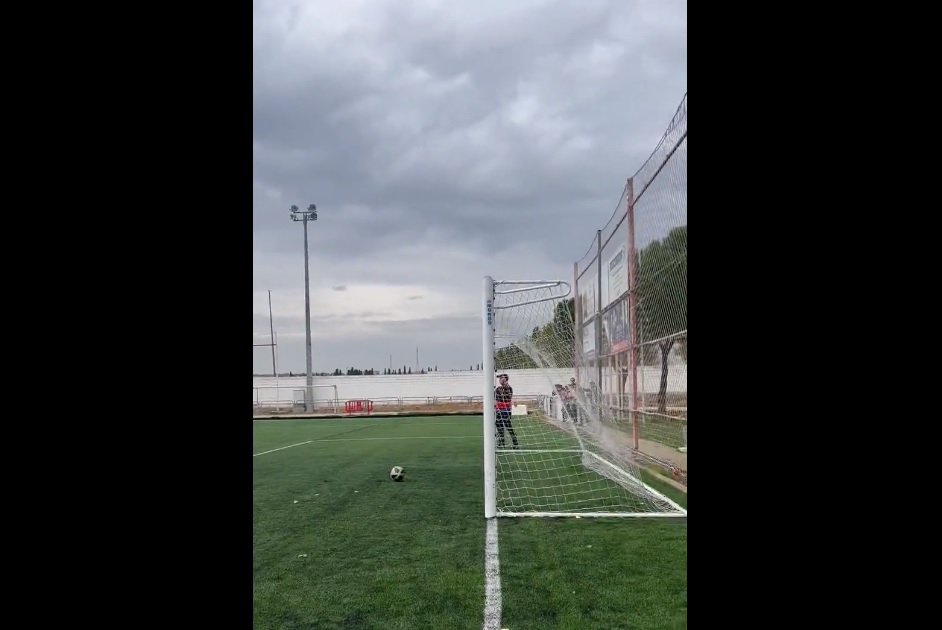 Cyrk w niższej lidze w Hiszpanii. Sędzia podyktował rzut karny 15 minut po zakończeniu meczu [WIDEO]