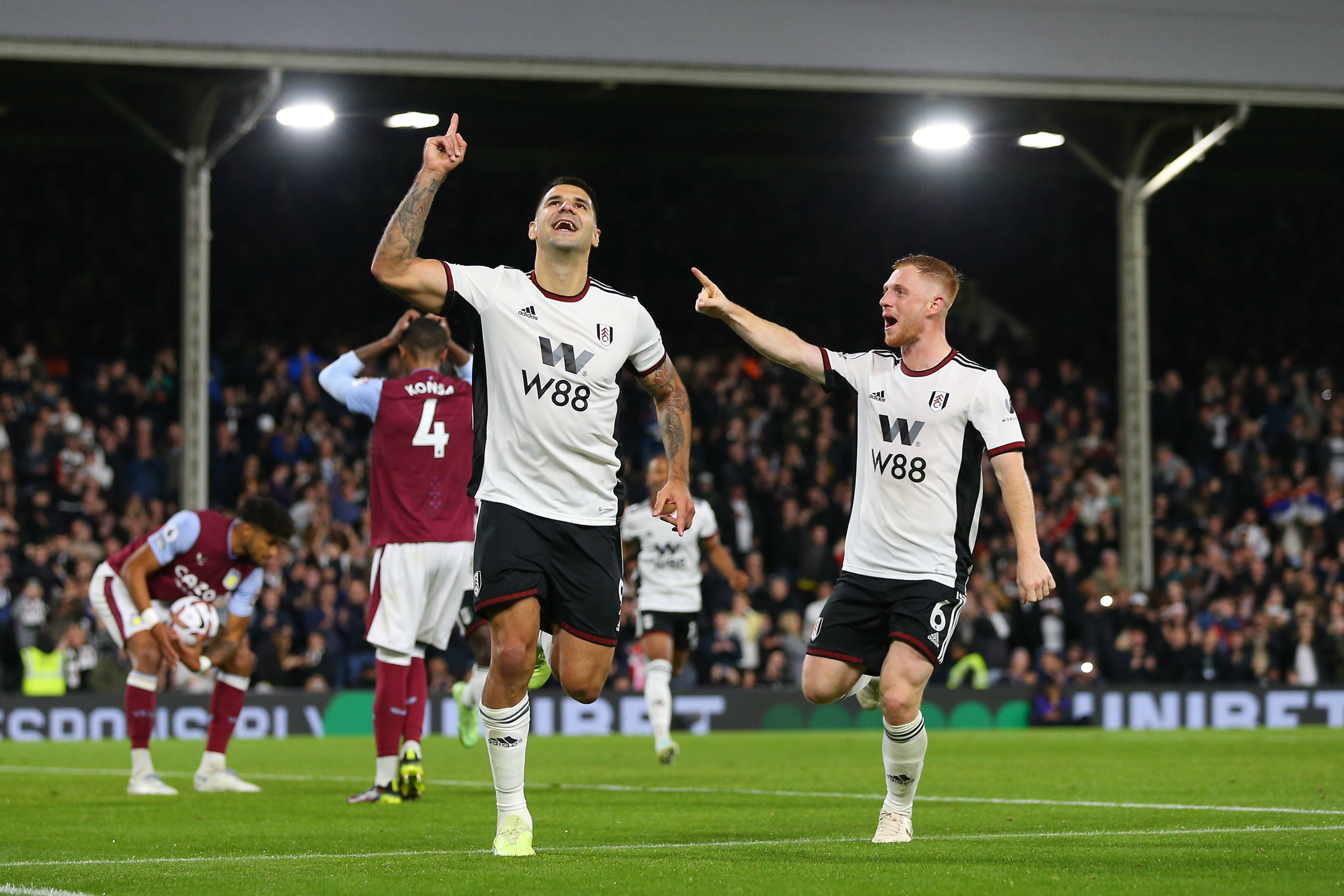 Premier League już podbił, teraz czas na MŚ? Co za forma! "To napastnik kompletny"