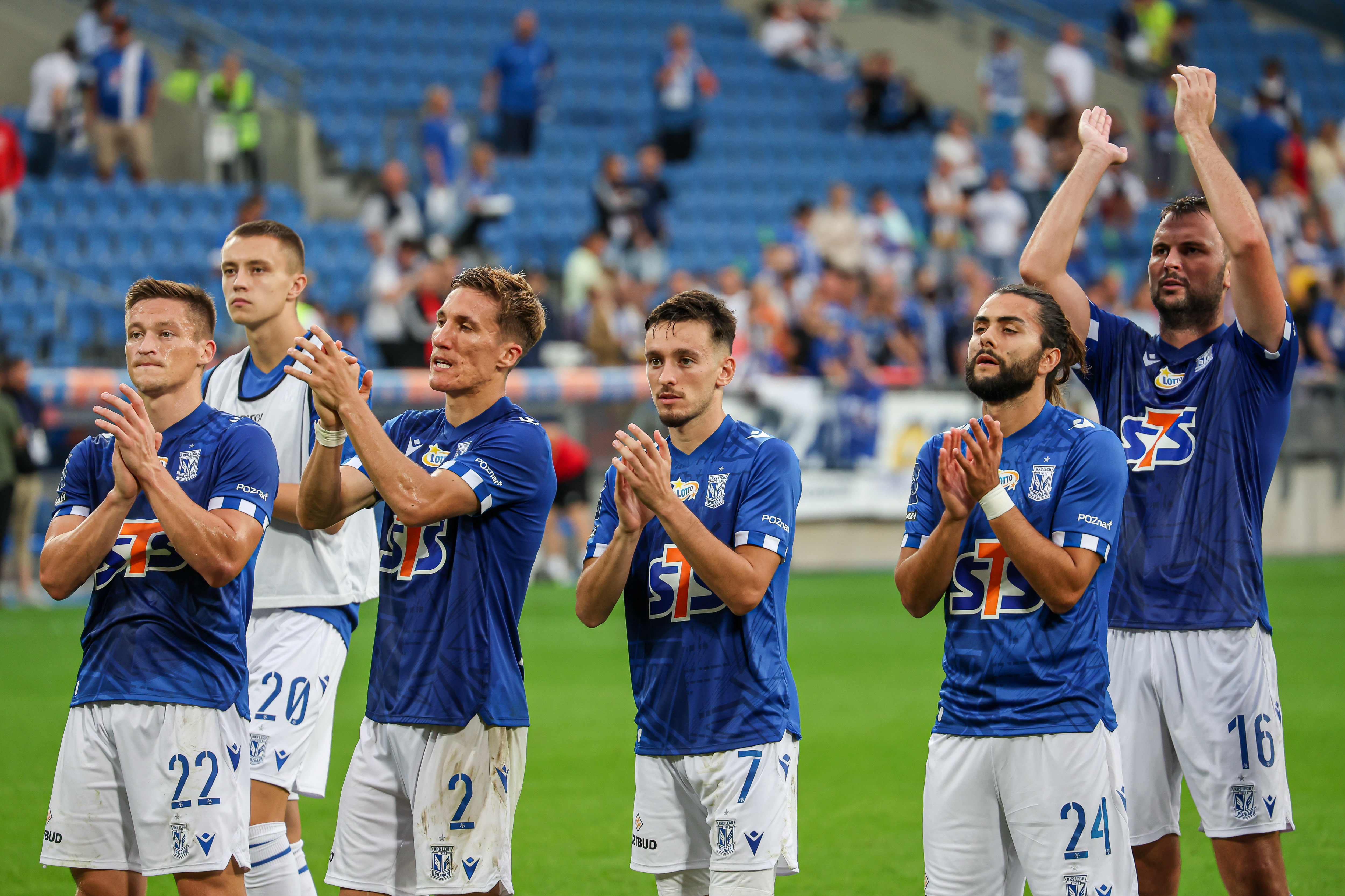 Media: Piłkarz Lecha ma pracować z Maciejem Skorżą. Transfer coraz bliżej. "Sprawa wygląda na zaawansowaną"