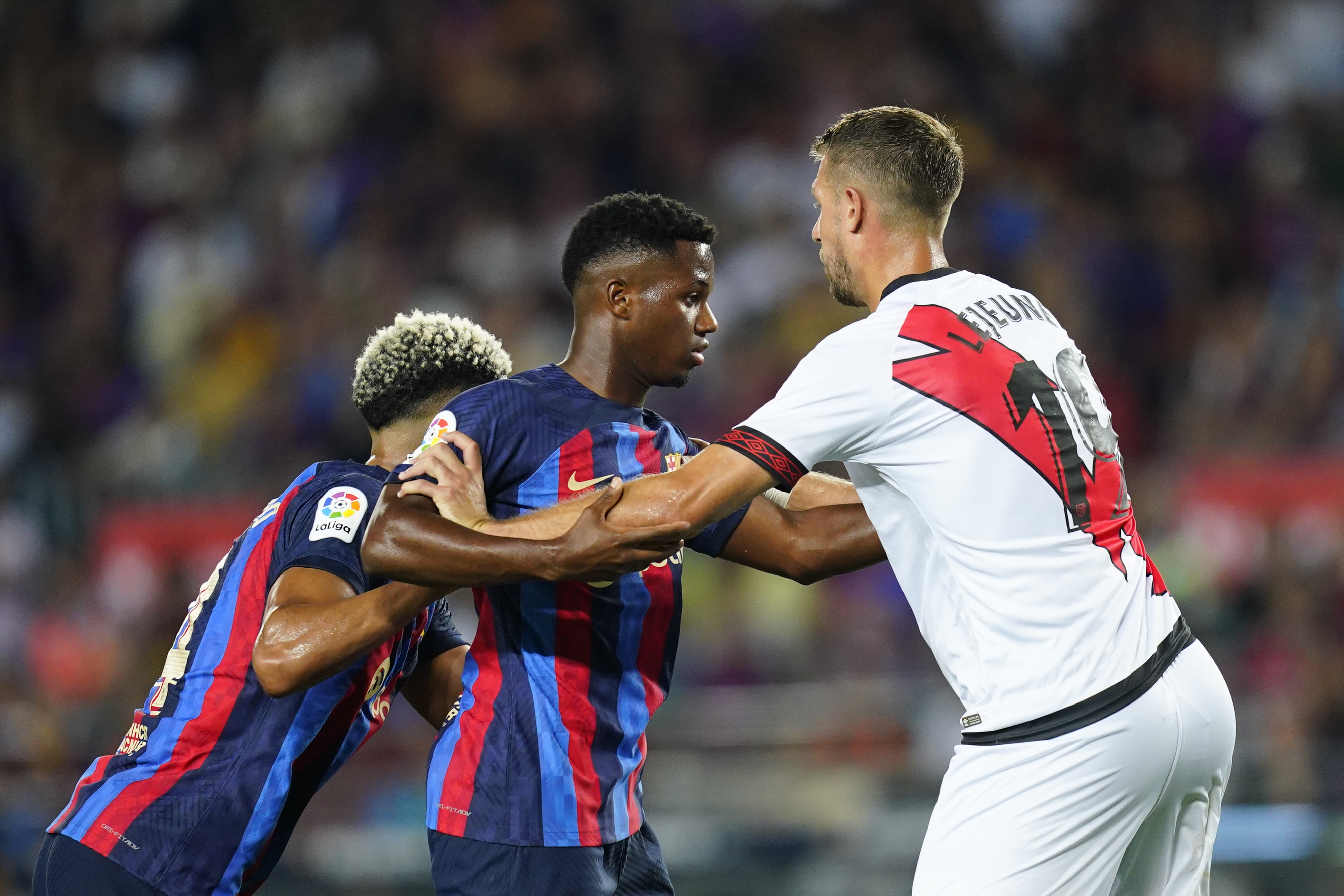 Jorge Mendes zaoferował FC Barcelonie głośną wymianę. Ansu Fati może trafić do Premier League