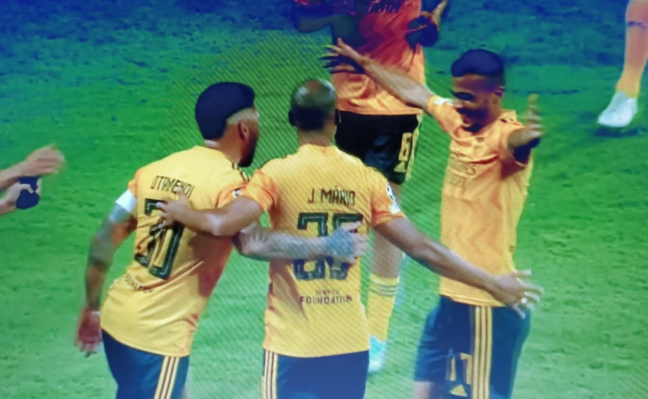 Benfica rzutem na taśmę wyprzedziła PSG! Szalony mecz w Izraelu, gol w 92. minucie wszystko zmienił! [WIDEO]