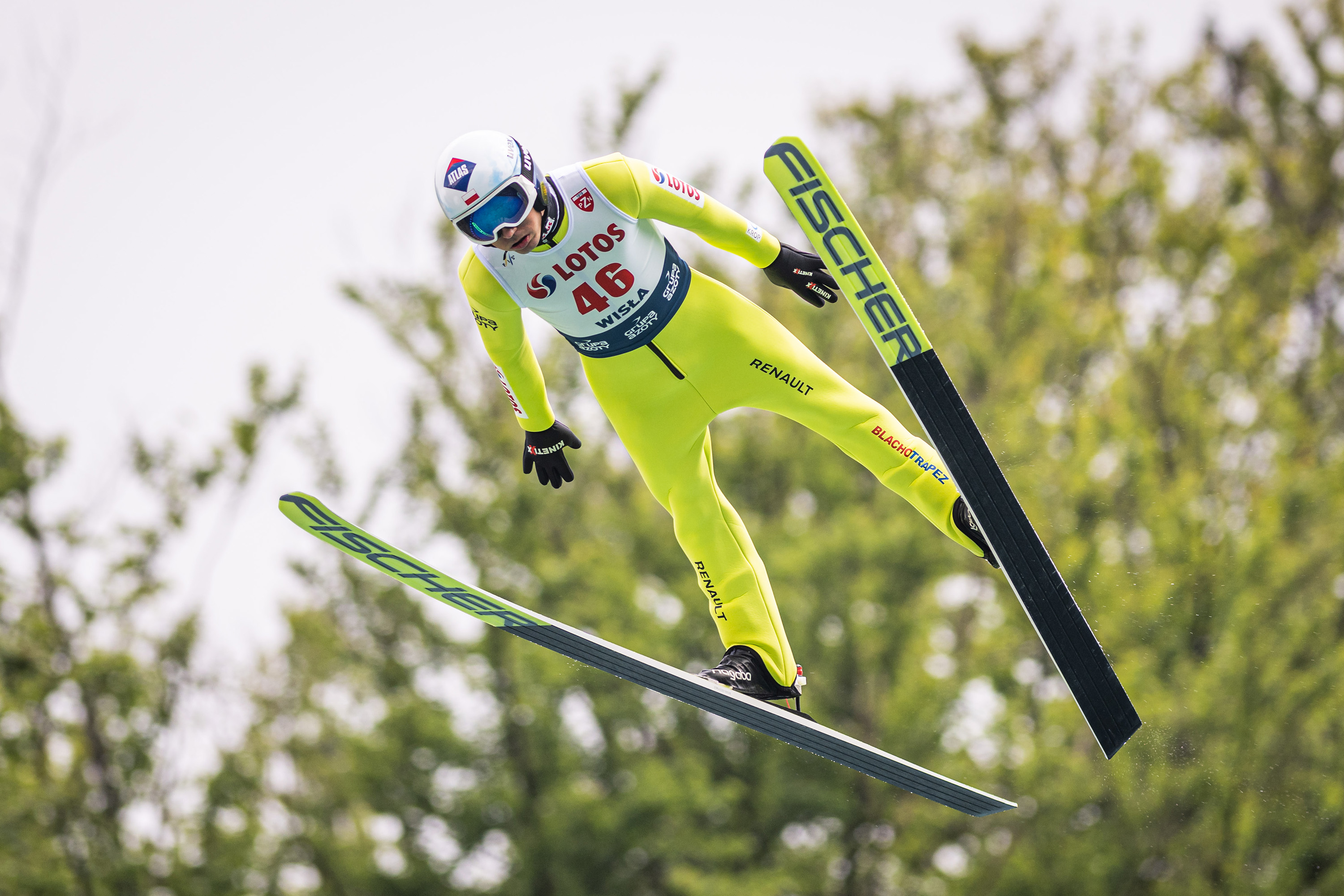 Świetny Dawid Kubacki, przeciętny Kamil Stoch. Polscy skoczkowie ze zmiennym szczęściem na treningu w Wiśle