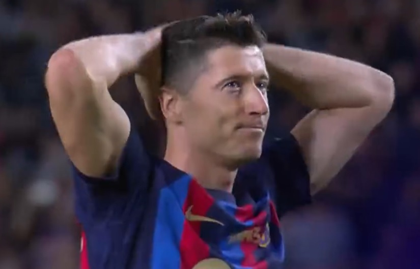 Robert Lewandowski spudłował z rzutu karnego! Niespodziewana pomyłka piłkarza FC Barcelony! [WIDEO]
