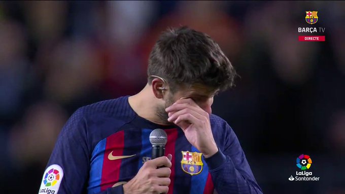 "Urodziłem się tu i tutaj umrę". Gerard Pique ze łzami w oczach pożegnał Camp Nou [WIDEO]