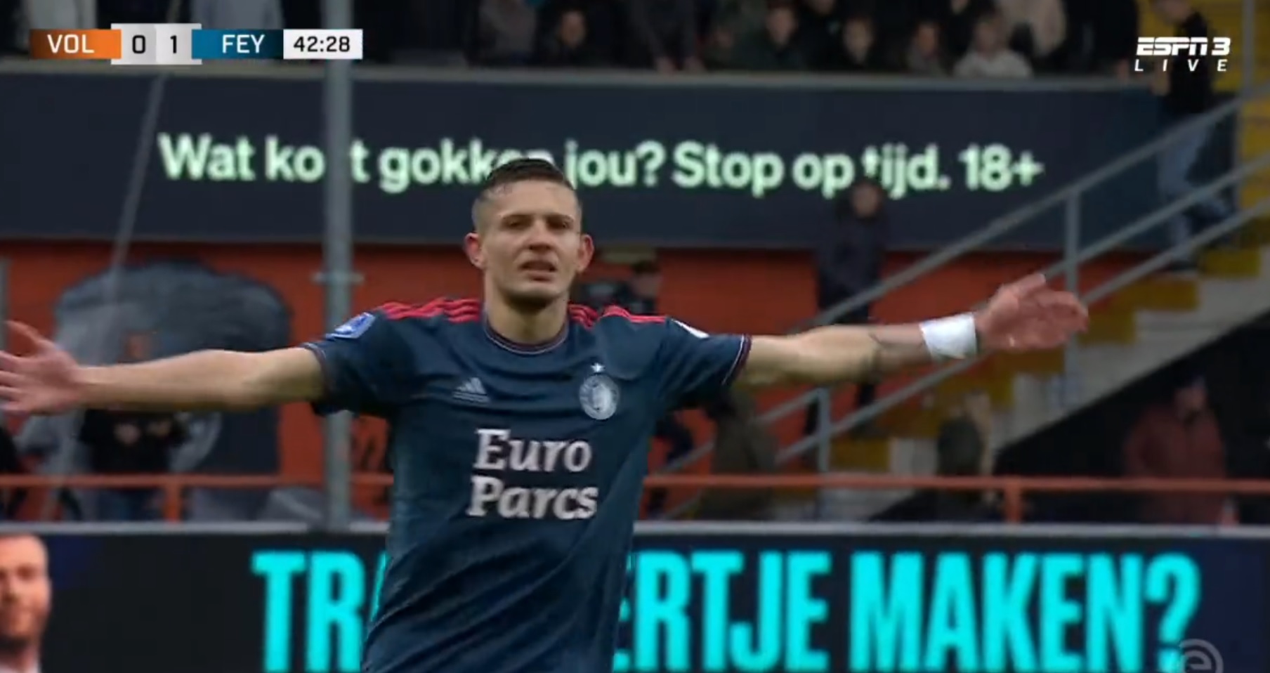 Piękny gol Sebastiana Szymańskiego! Uderzył z pierwszej piłki i trafił niemal idealnie [WIDEO]