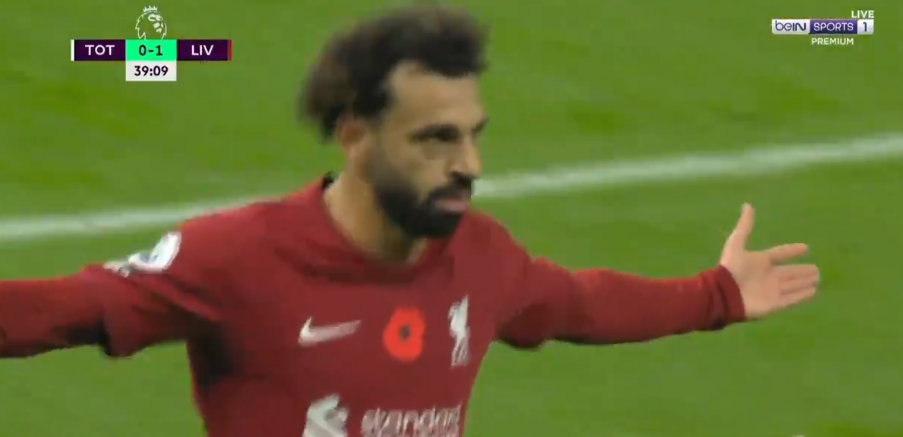 Koszmarny błąd obrońcy pogrążył Tottenham. Dublet Salaha, Liverpool lepszy w hicie Premier League [WIDEO]
