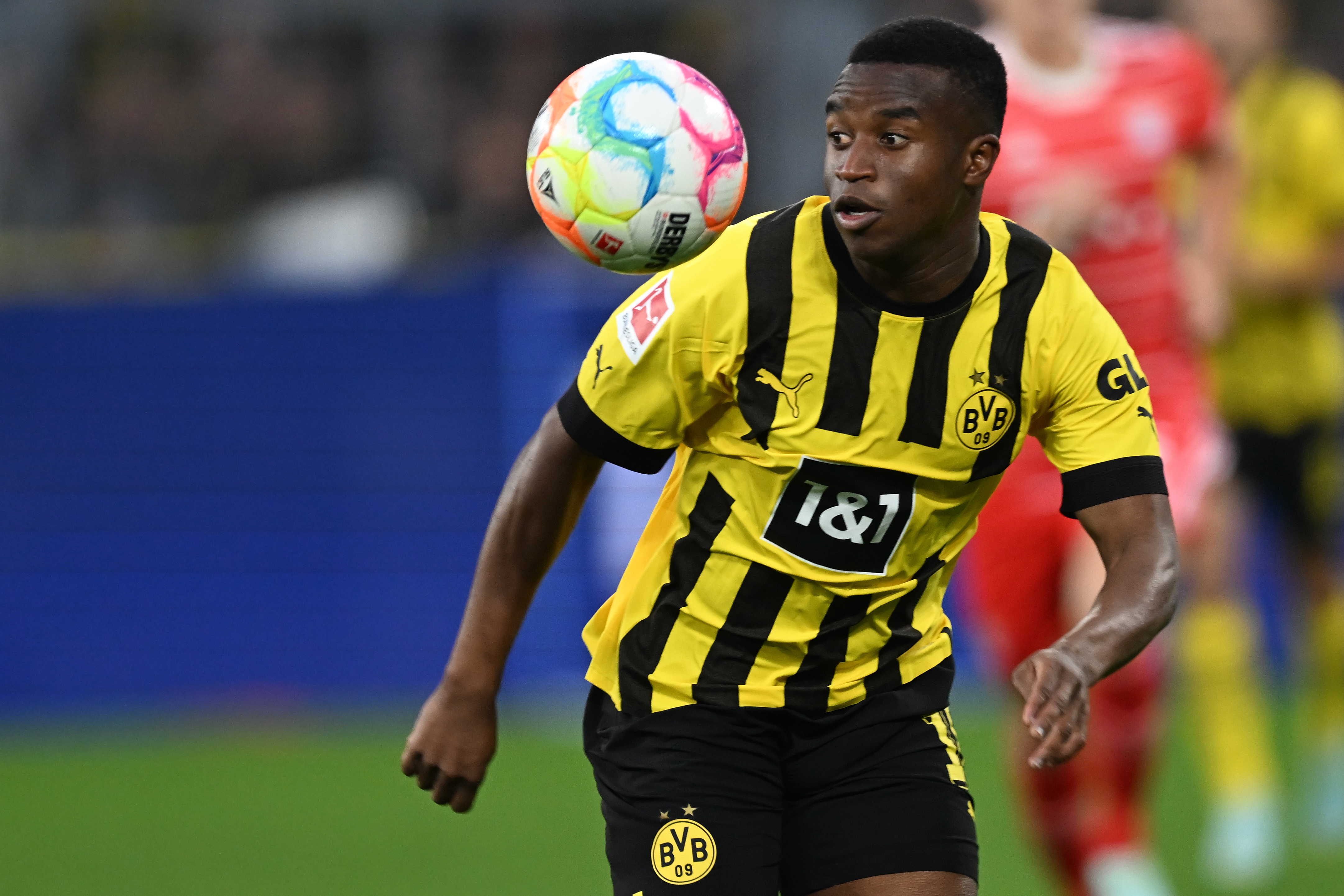 Media: Spór o wiek Youssoufy Moukoko. Nastolatek z Borussii Dortmund może być znacznie starszy