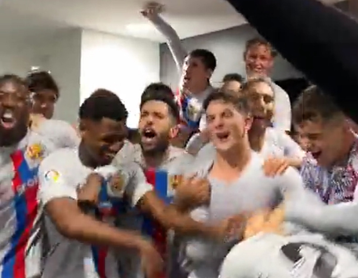 Tak Barcelona świętowała zwycięstwo. Zakpił z niej madrycki AS. "Jakby wygrali Ligę Mistrzów" [WIDEO]