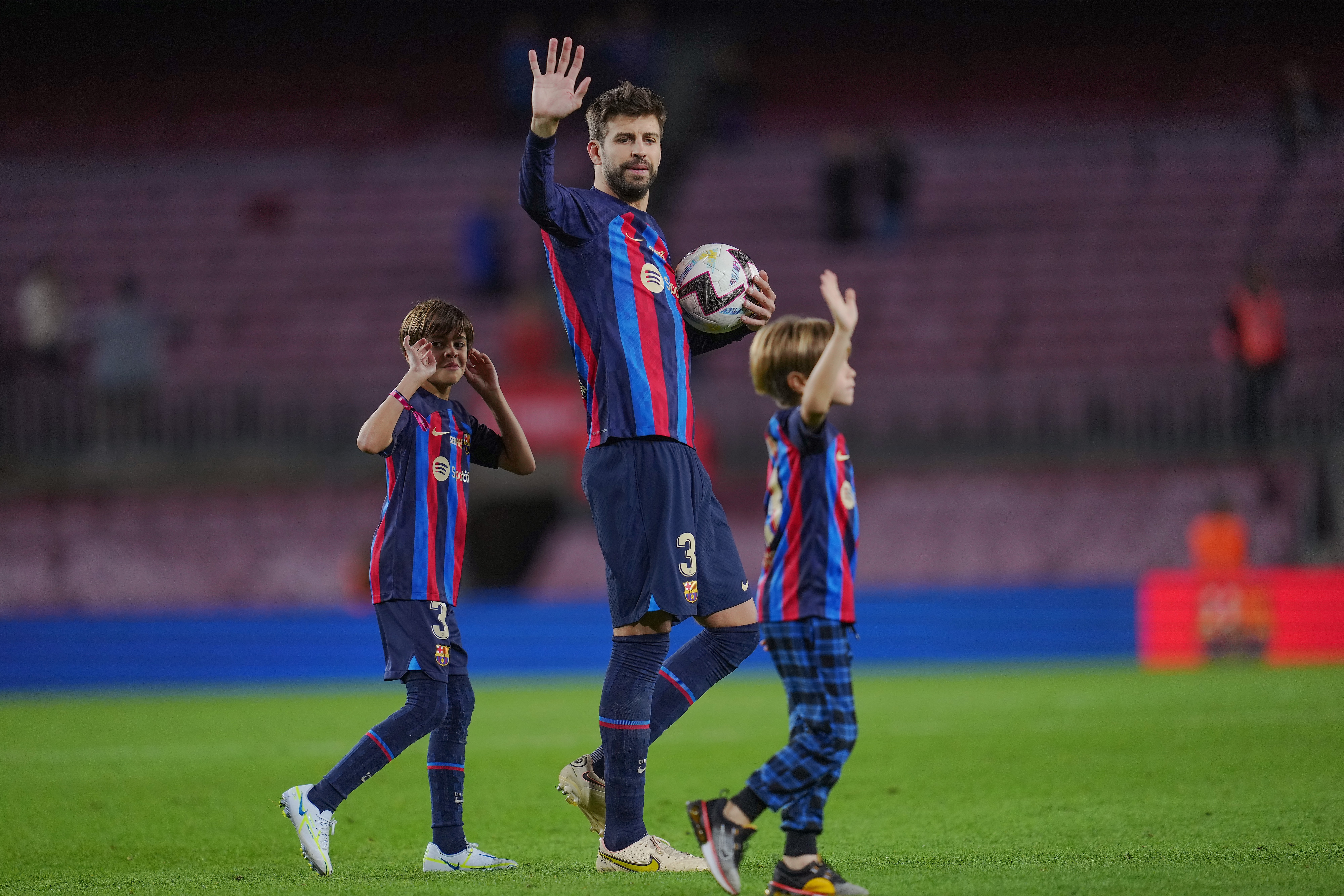 Nowy plan Barcelony na zastąpienie Pique. Ten piłkarz wypełni lukę na środku obrony