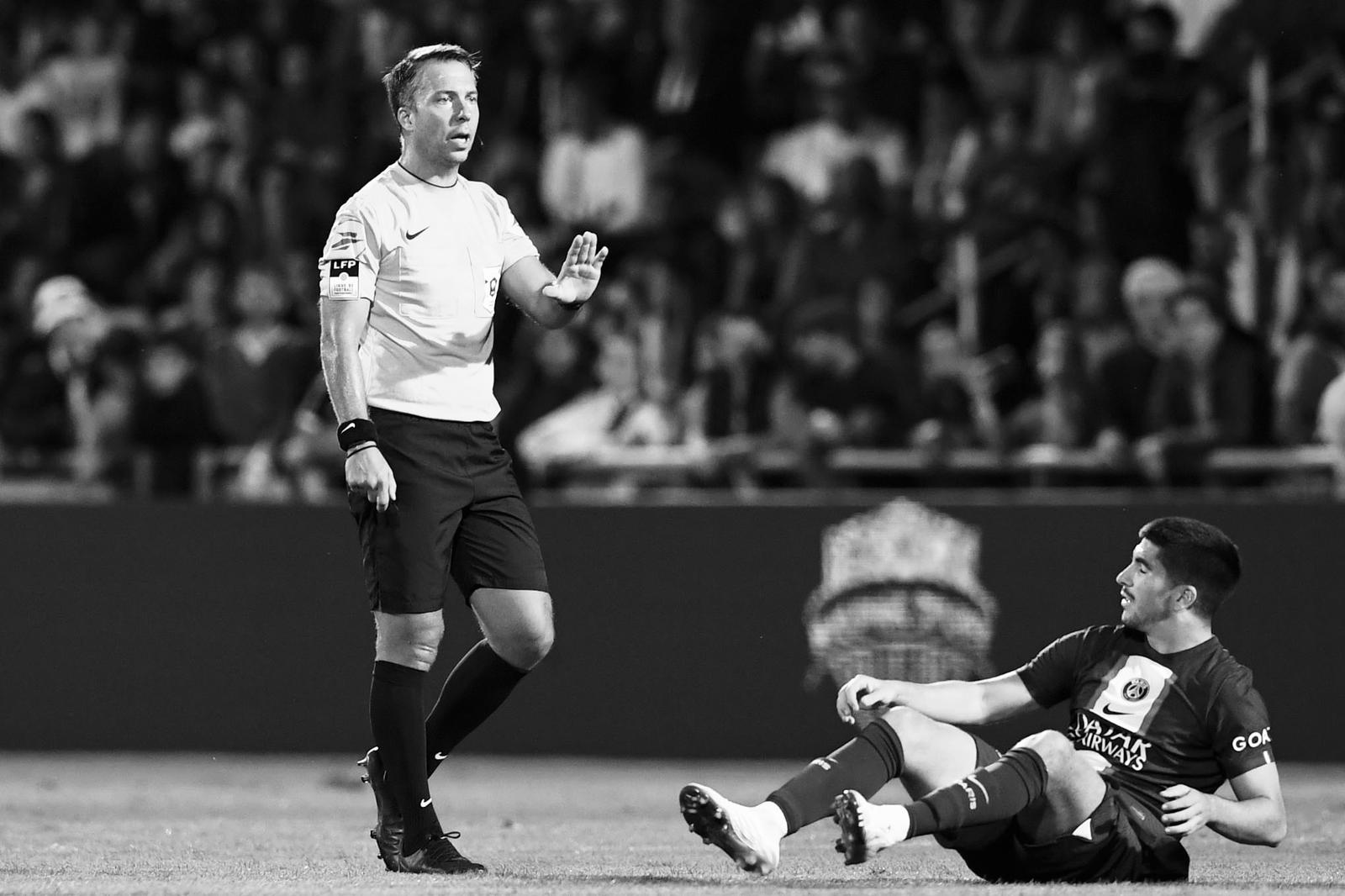 Tragedia we Francji. Nie żyje sędzia piłkarski. W weekend pracował przy meczu PSG