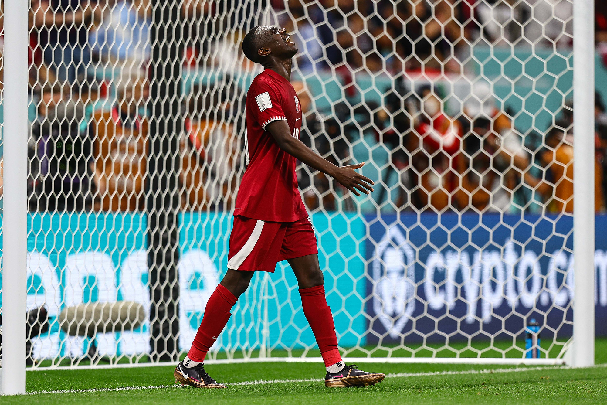 "Nawet nie zbliżyli się do poziomu mundialu". Światowe media komentują występ Kataru