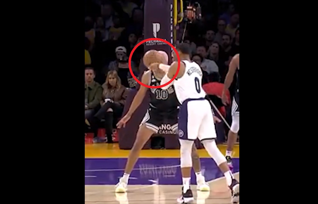 Jeremy Sochan kpił z gwiazdy Lakersów. Rewanż był srogi. Polak dostał w twarz [WIDEO]