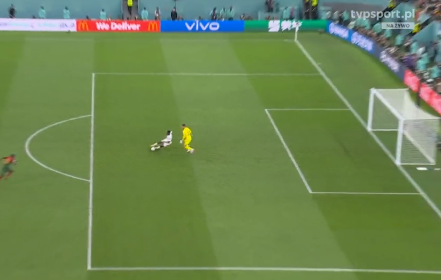 Piłkarskie jaja w 100. minucie meczu na mundialu! Koszmarny błąd bramkarza mógł pogrążyć Portugalię [WIDEO]