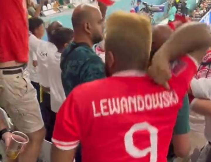 Kibic Arabii nagle pokazał koszulkę Roberta Lewandowskiego! Szalona radość po golu [WIDEO]