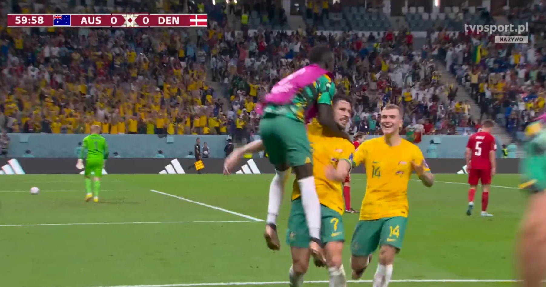 Australia wygrała mecz na wagę awansu do 1/8 finału! Zabójcza kontra pogrążyła Duńczyków [WIDEO]