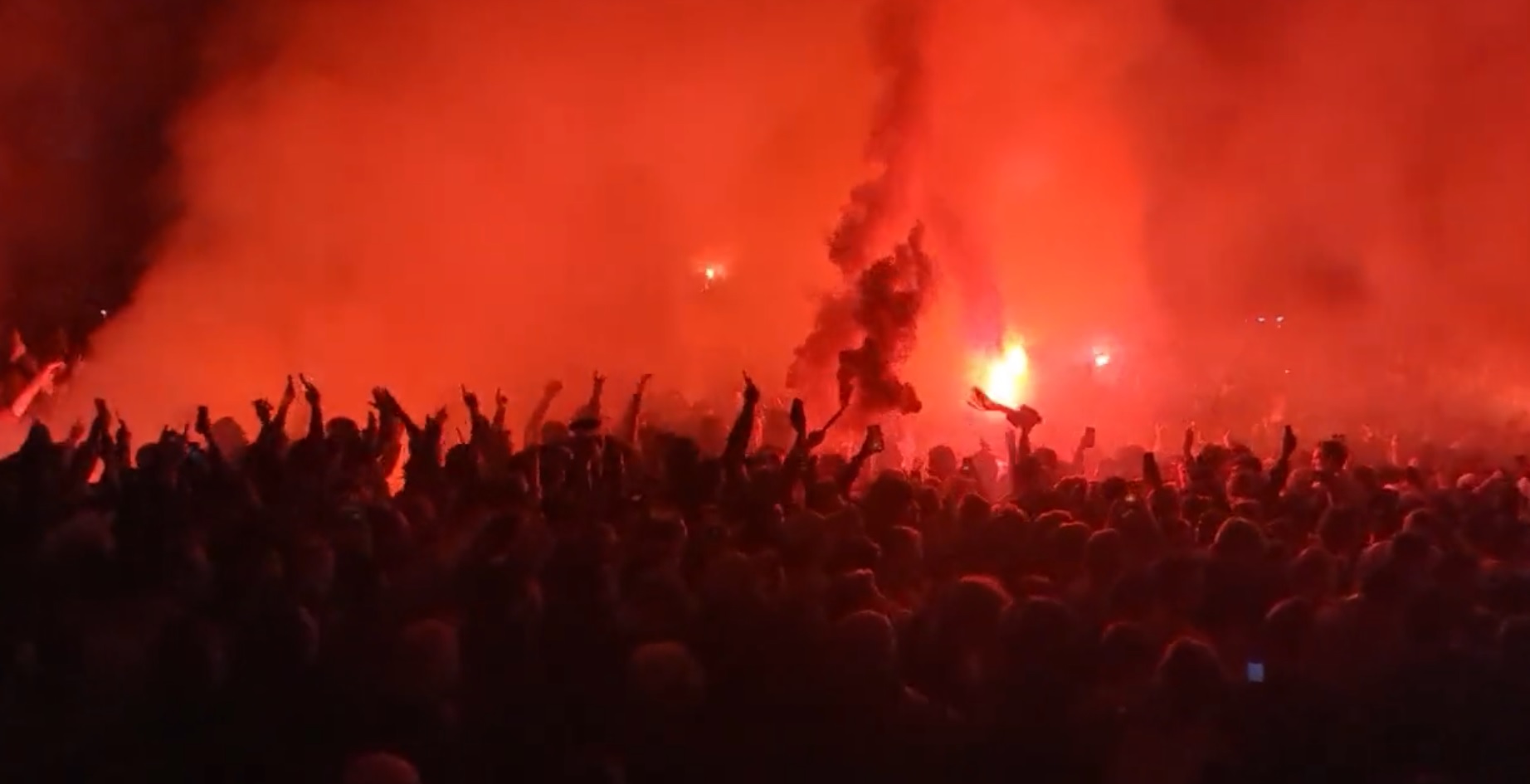 Australijscy kibice oszaleli z radości po awansie do 1/8 finału. Wielkie świętowanie w środku nocy [WIDEO]