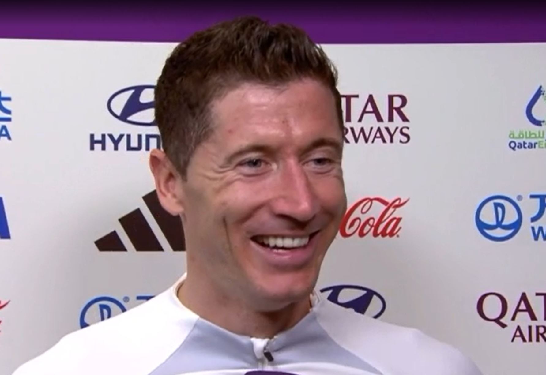 Robert Lewandowski z przymrużeniem oka żartuje z Wojciecha Szczęsnego. Rozbrajające słowa kapitana 