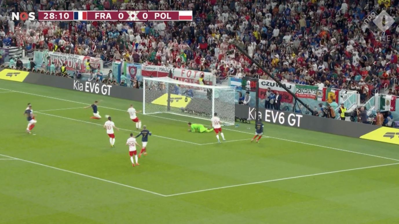 Koszmarny błąd Frankowskiego i pudło Giroud! Ogromne szczęście reprezentacji Polski w meczu z Francją [WIDEO]