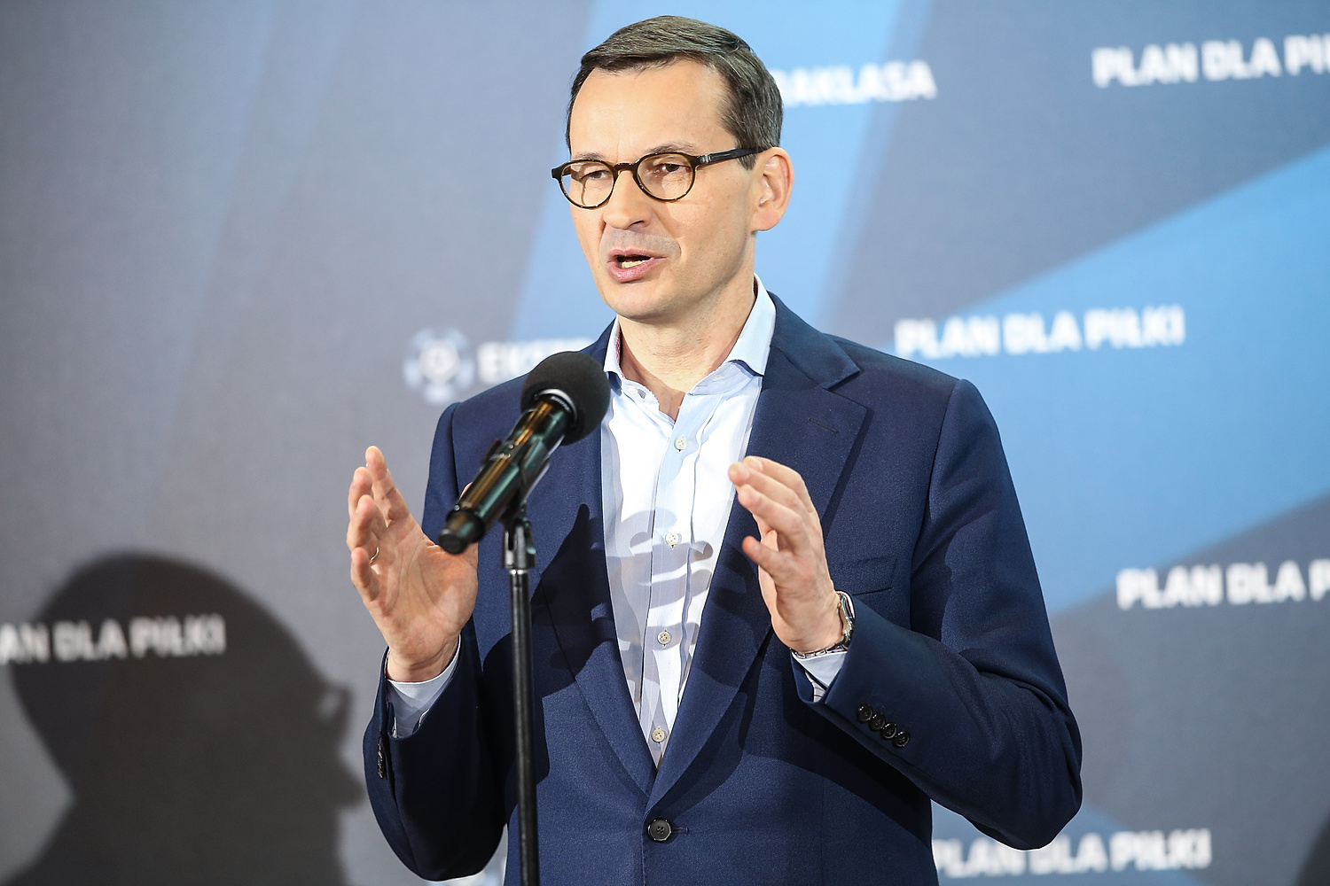 Morawiecki zamknął temat premii dla reprezentacji Polski. Premier wskazał, kto powinien wypłacić nagrodę