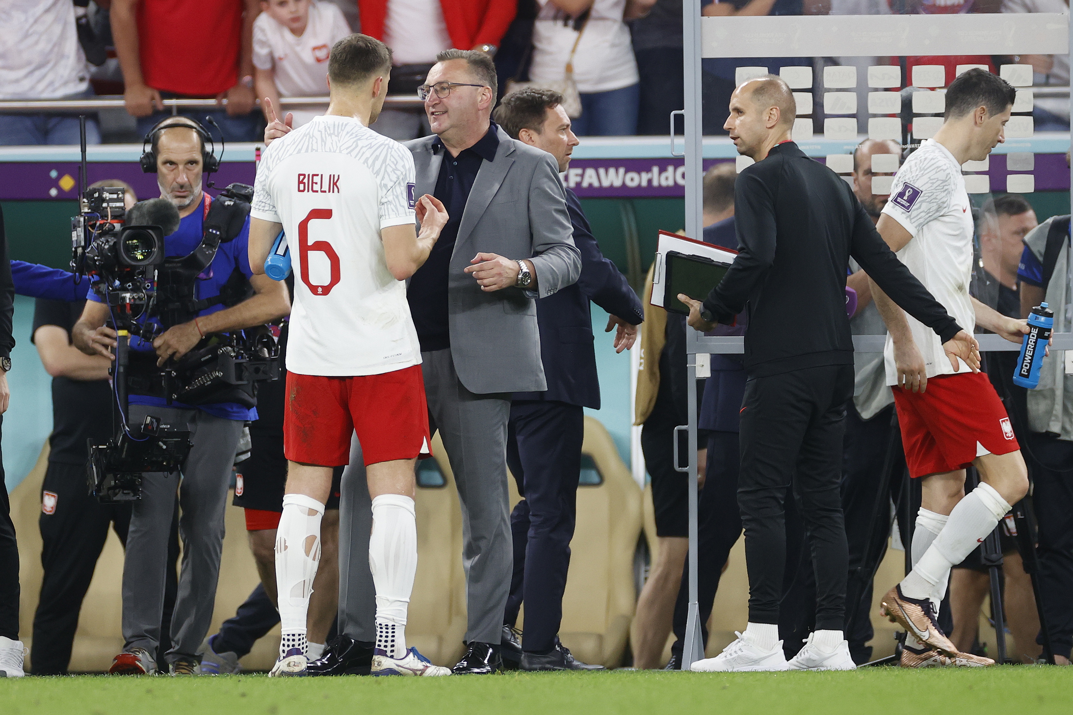 "Michniewicz wypromował się na mundialu. Zyskał w oczach wielu ludzi". Zaskakujące słowa agenta selekcjonera