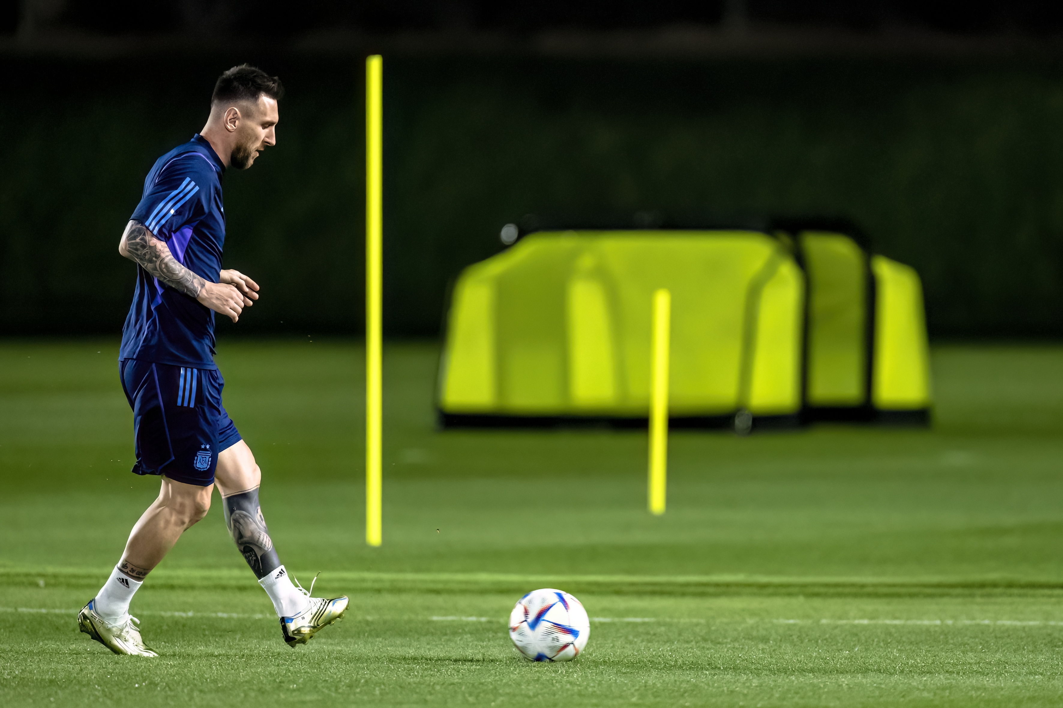 "Gra przeciwko niemu to zaszczyt". Virgil van Dijk nie może się doczekać rywalizacji z Leo Messim