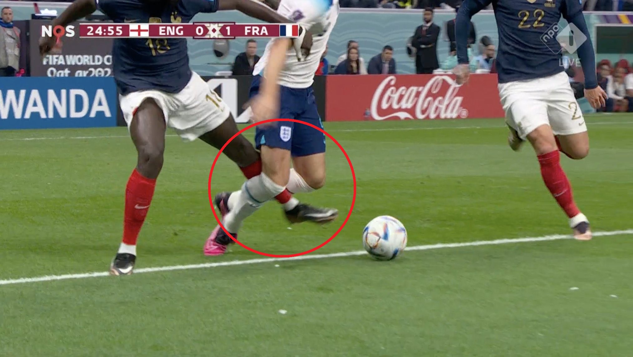 Wielka kontrowersja w ćwierćfinale mundialu! Upamecano przewrócił Kane'a, sędzia niczego nie widział [WIDEO]