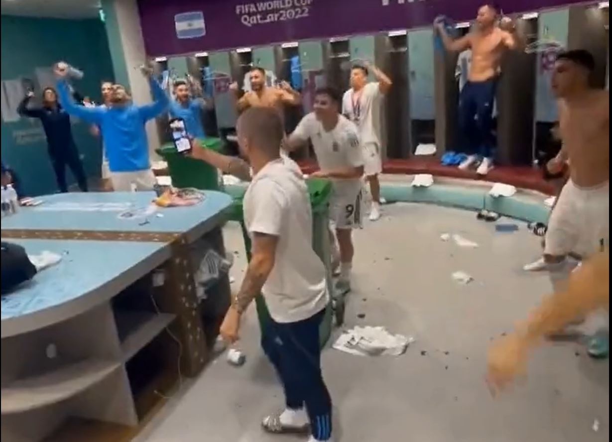 "Pier**leni Anglicy". Wulgarna piosenka w szatni Argentyny po półfinale MŚ. Dostało się też Brazylii [WIDEO]