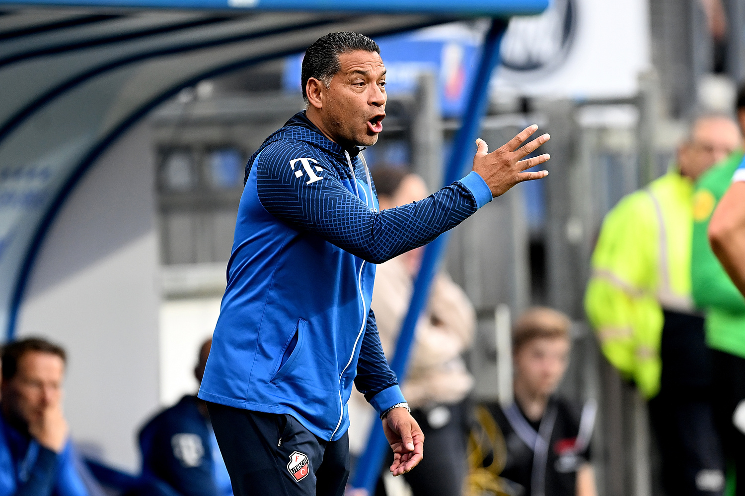 Skandal w klubie Eredivisie. Trener rzucił się na piłkarza. "To zachowanie do mnie nie pasuje"