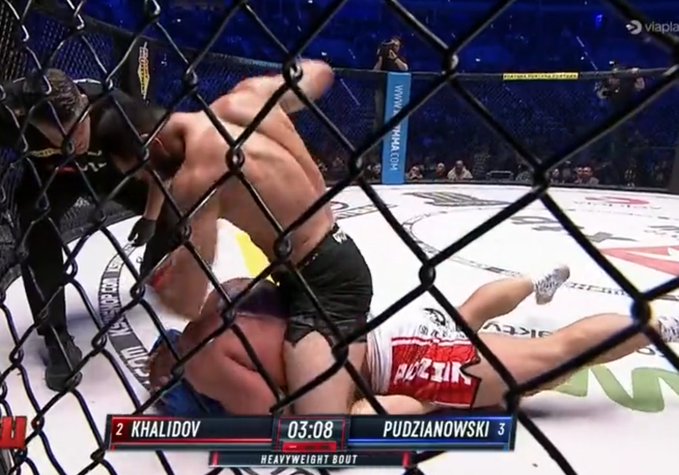 Chalidow znokautował Pudzianowskiego! Demolka w pojedynku legend KSW [WIDEO]