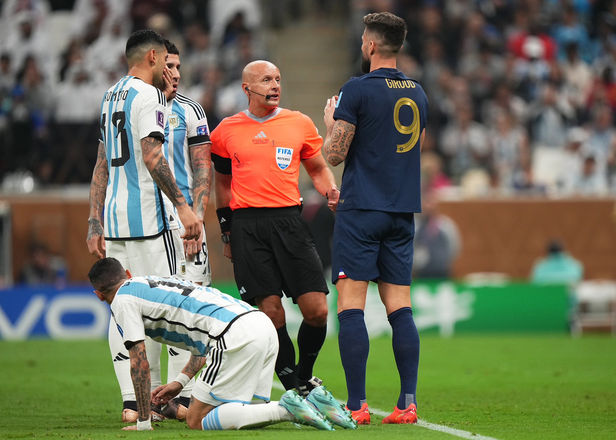 "Doskonała decyzja Marciniaka". Polak chwalony za błyskawiczny werdykt w finale mundialu