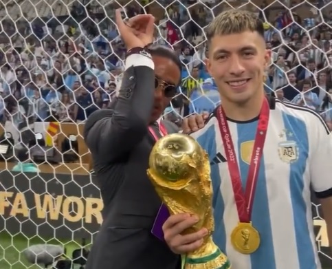 Kucharz-celebryta ukarany za swoje zachowanie. Zabrał Puchar Argentyńczykom, zaczepiał Leo Messiego [WIDEO]