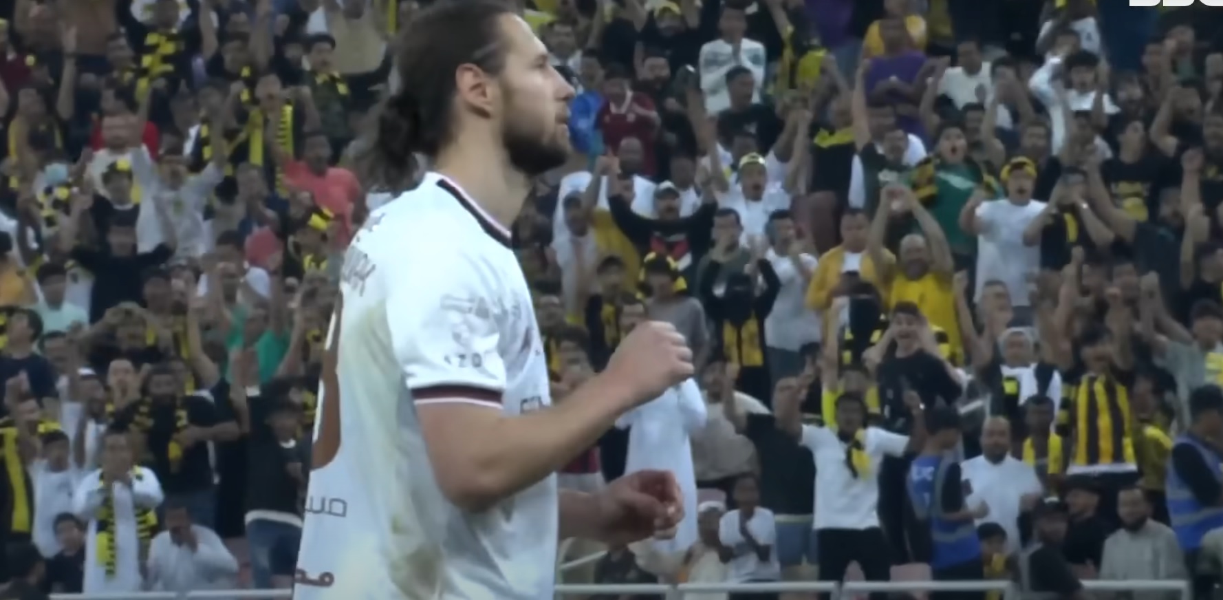 Koszmarny mecz Grzegorza Krychowiaka! Polak zmarnował rzut karny, a jego drużyna odpadła z rozgrywek [WIDEO]