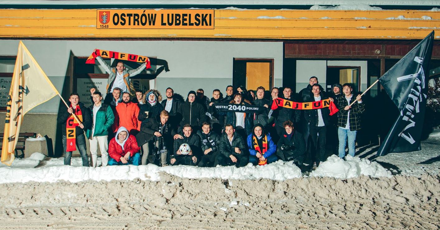 Oto mistrz Polski #2040? Wyjątkowy klub z B Klasy robi furorę. "Niewielu ludzi, wielka siła"