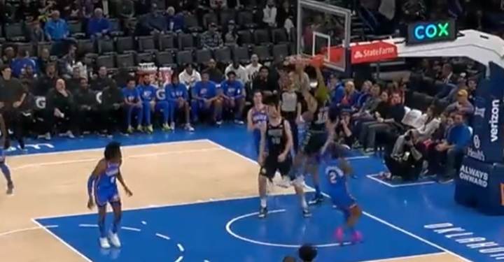 Kolejny świetny mecz Sochana w NBA. Polak latał nad obręczami [WIDEO]