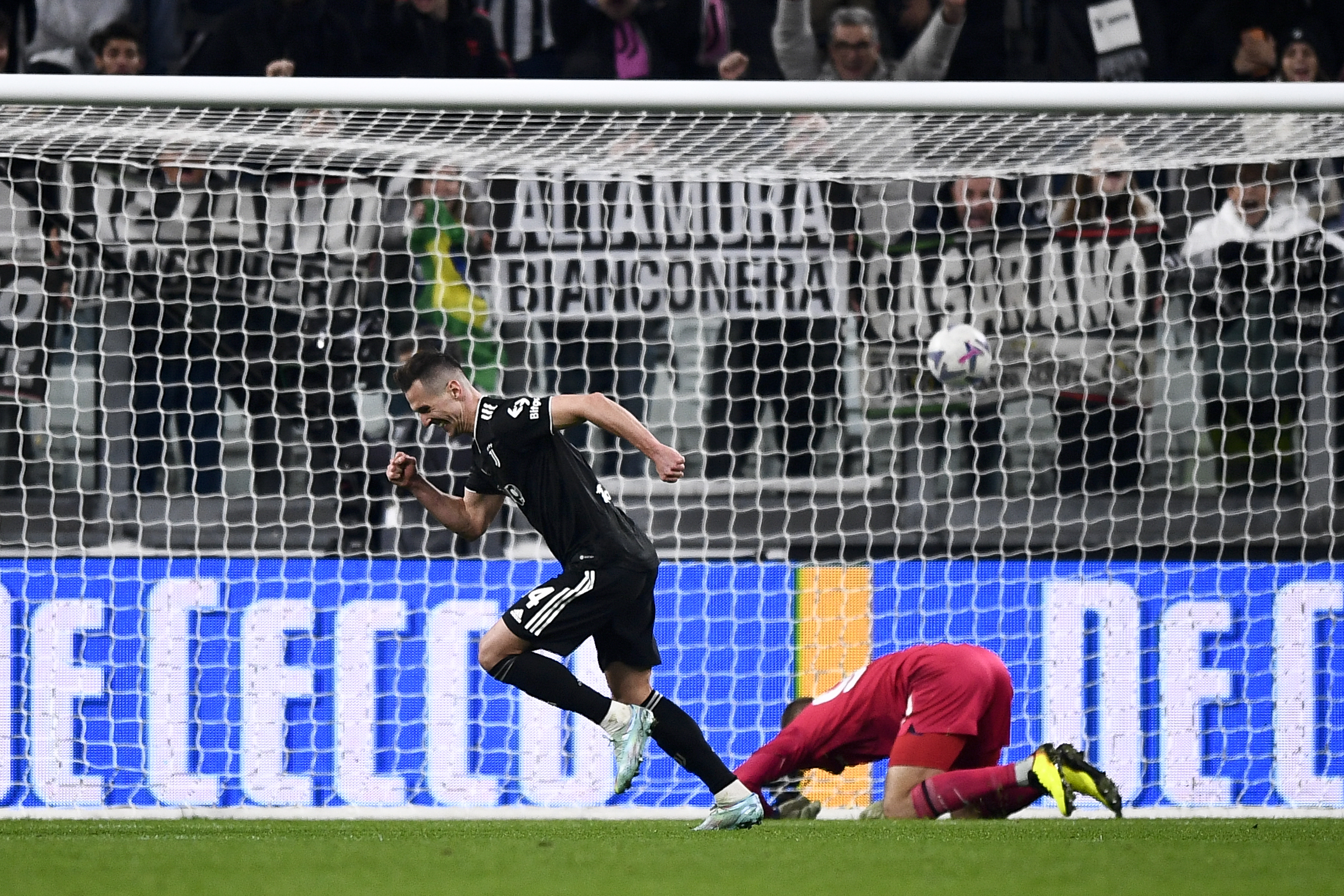Arkadiusz Milik zapracował na letni transfer. Juventus chce wykupić Polaka, podano wszystkie szczegóły