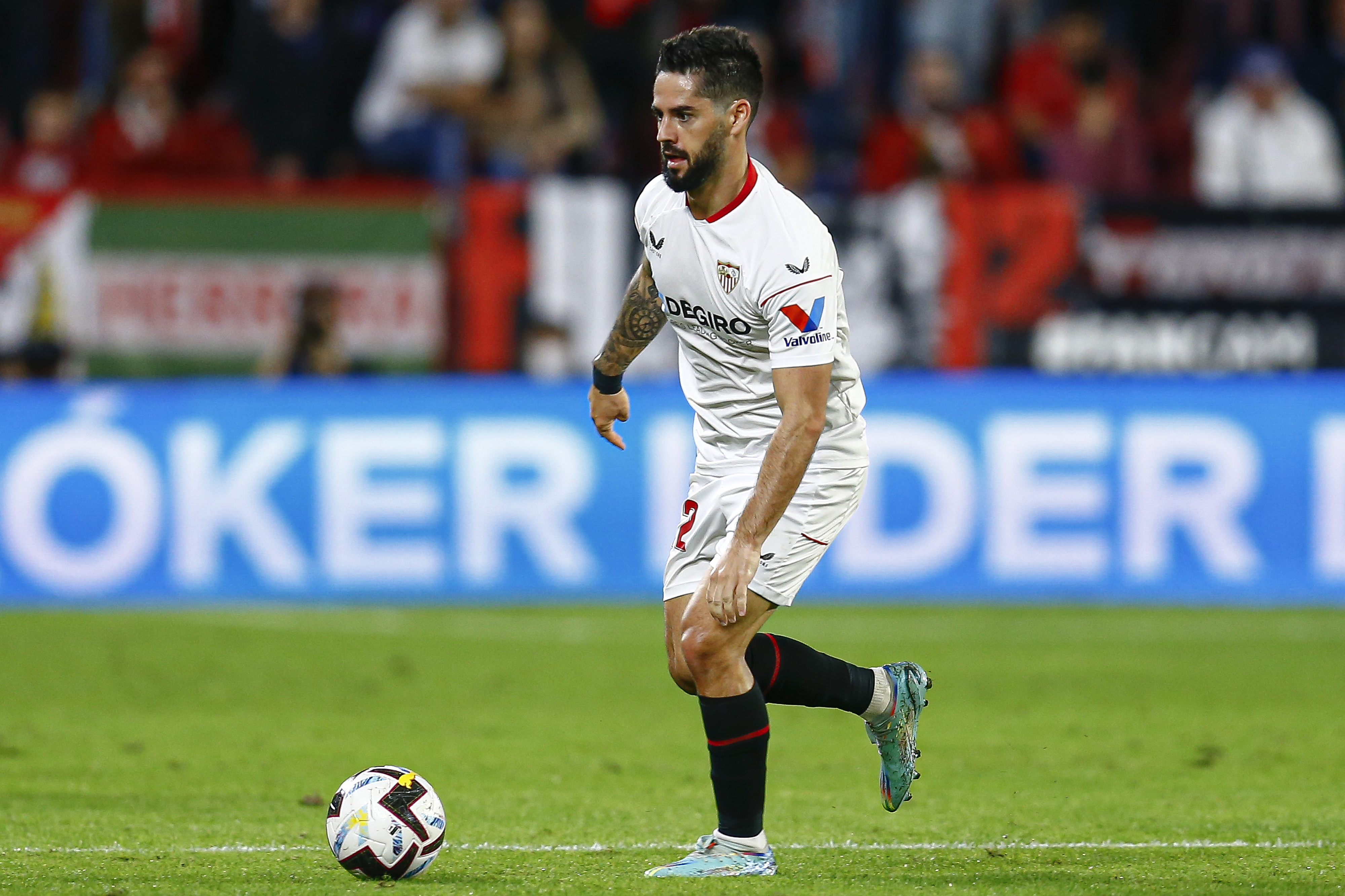 Isco zaoferowany klubowi z Serie A. Mógłby zagrać z reprezentantem Polski