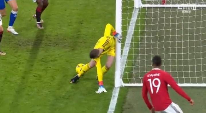 Koszmarny błąd Davida De Gei! Bramkarz Manchesteru United podarował gola rywalom [WIDEO]