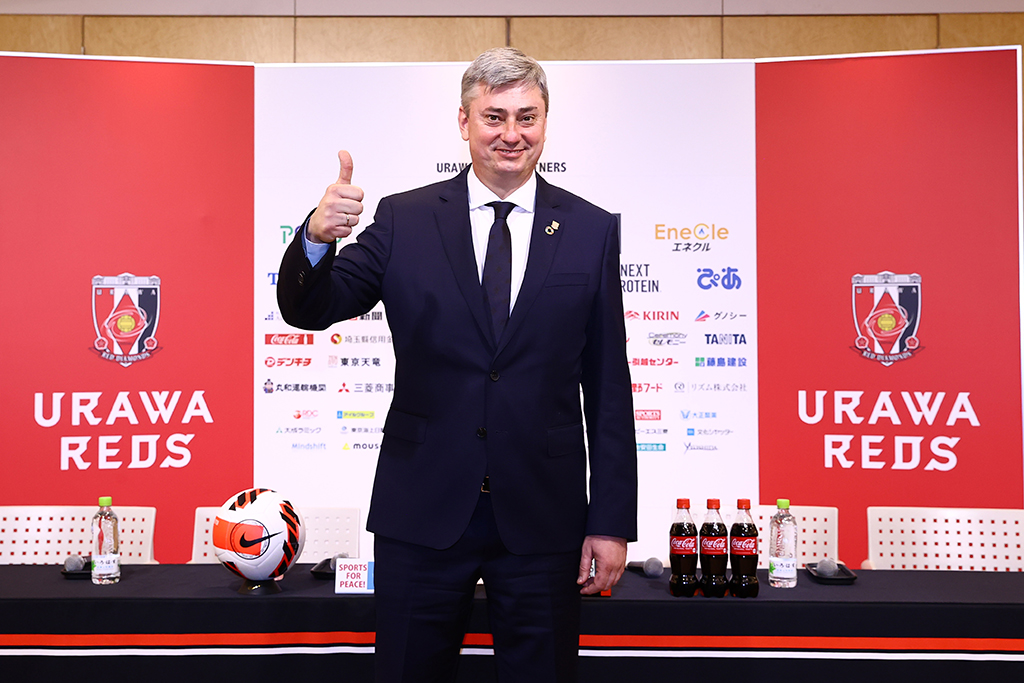 Maciej Skorża zaprezentowany przez Urawa Red Diamonds. Japoński klub przedstawił oczekiwania wobec Polaka
