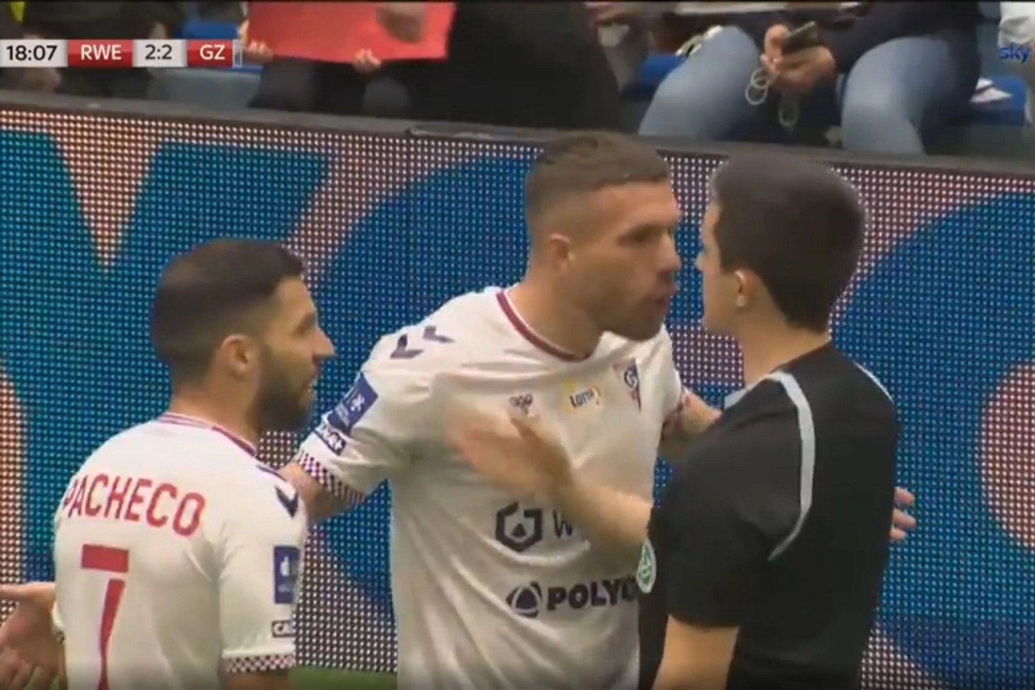 "Byłem wkur**ony na to". Podolski wyjaśnia swój wybuch na turnieju charytatywnym