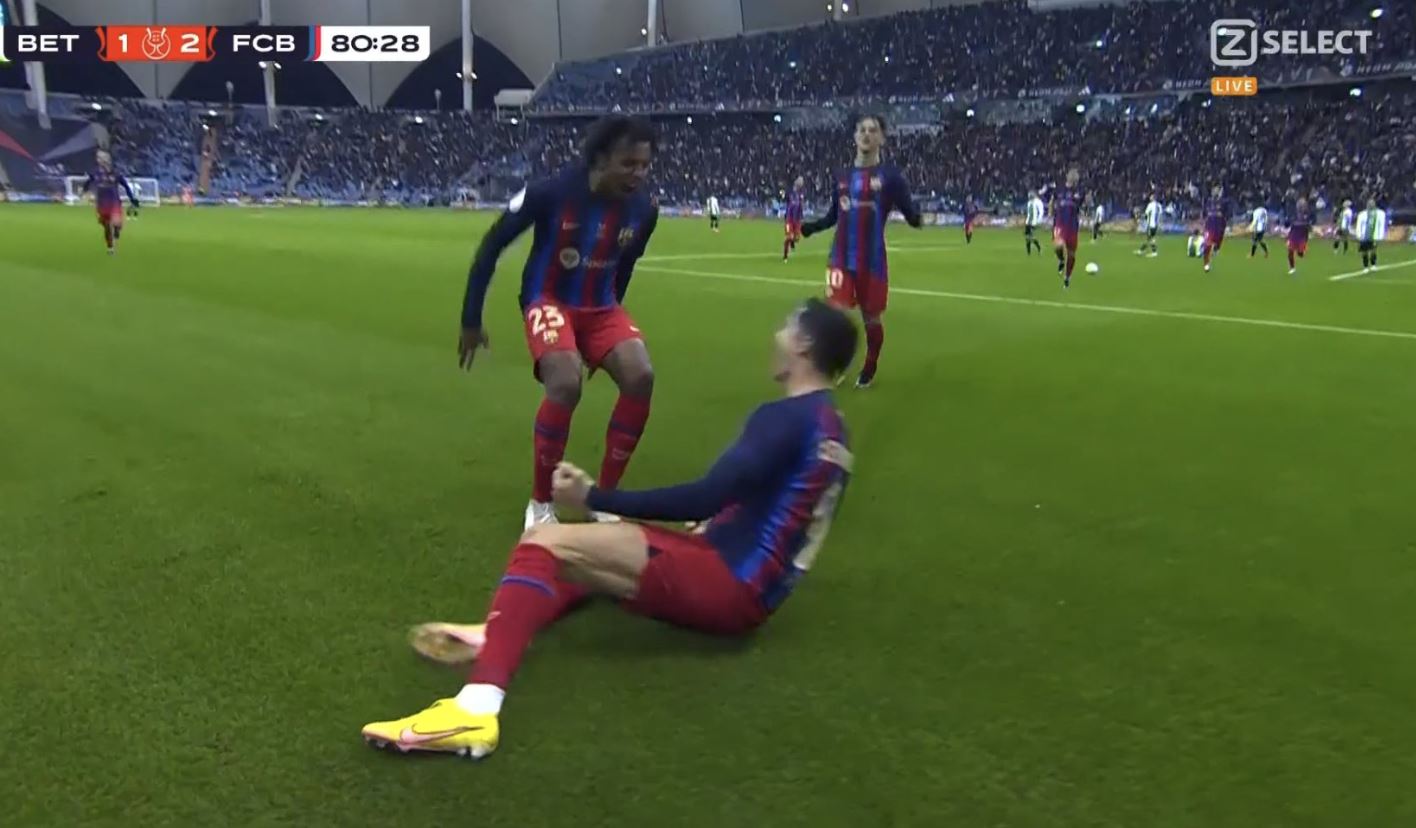 FC Barcelona w finale Superpucharu Hiszpanii! Robert Lewandowski zdobył bramkę i nie zawiódł w karnych [WIDEO]