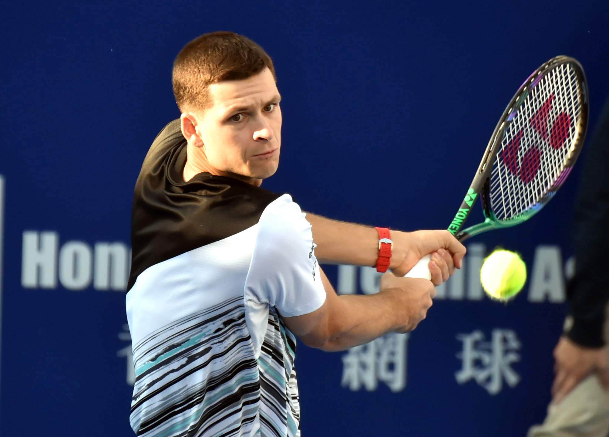 Hubert Hurkacz wygrał heroiczny bój! Pięć setów walki i Polak w czwartej rundzie Australian Open! [WIDEO]