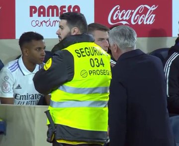 Piłkarz Realu Madryt nie podał ręki Carlo Ancelottiemu. Trener musiał go upomnieć [WIDEO]