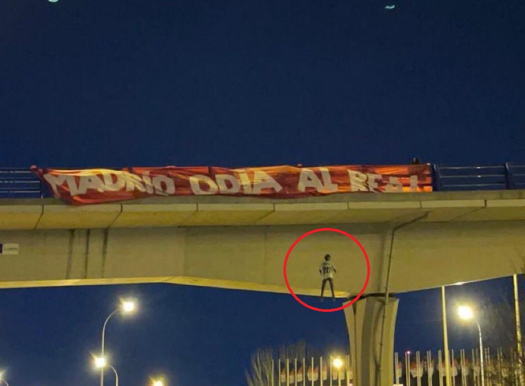 Skandaliczne zachowanie fanów Atletico. Ofiarą jeden z piłkarzy Realu Madryt. Jest reakcja [AKTUALIZACJA]