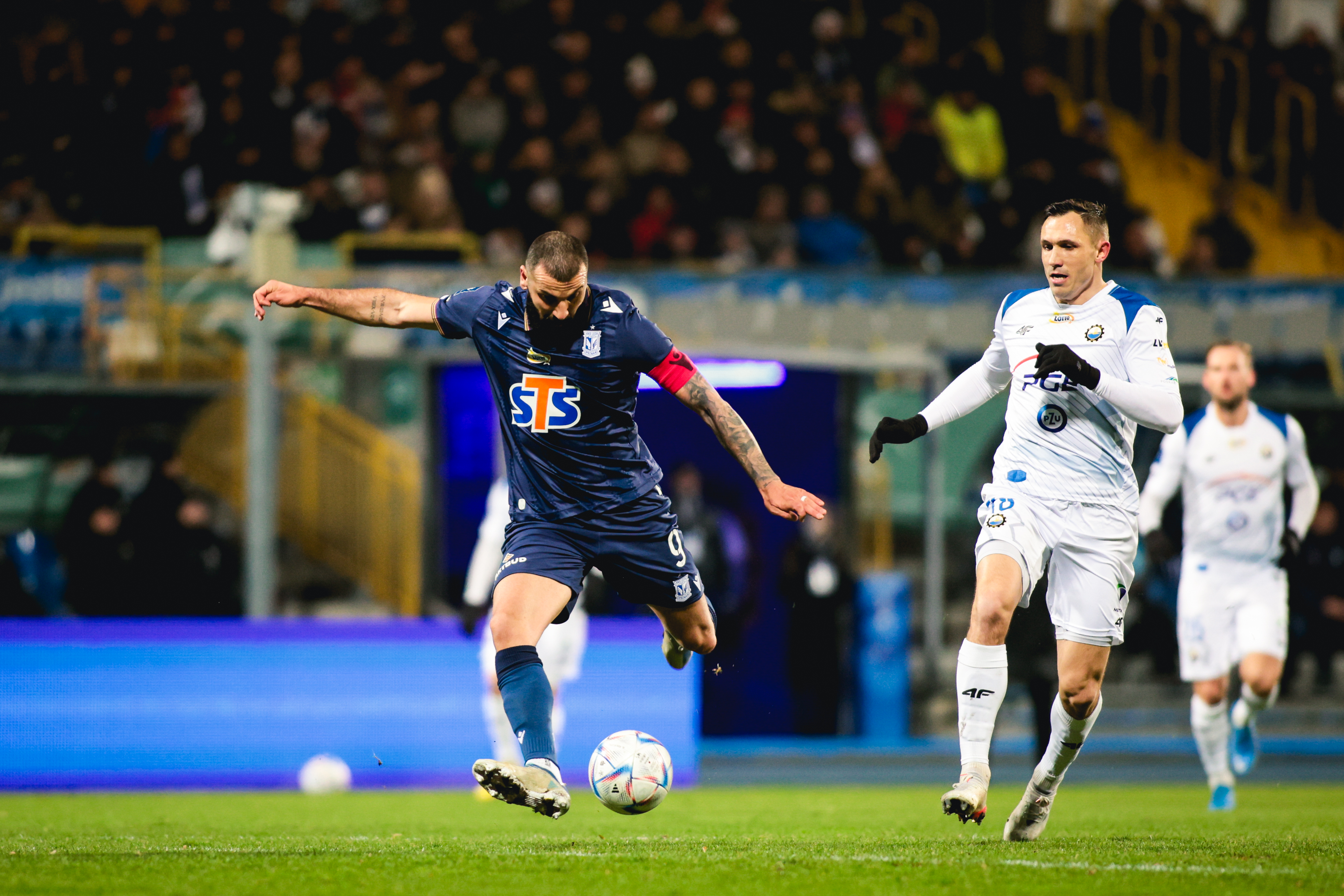 Lech Poznań zremisował ze Stalą! Wielkie kontrowersje w Mielcu [WIDEO]
